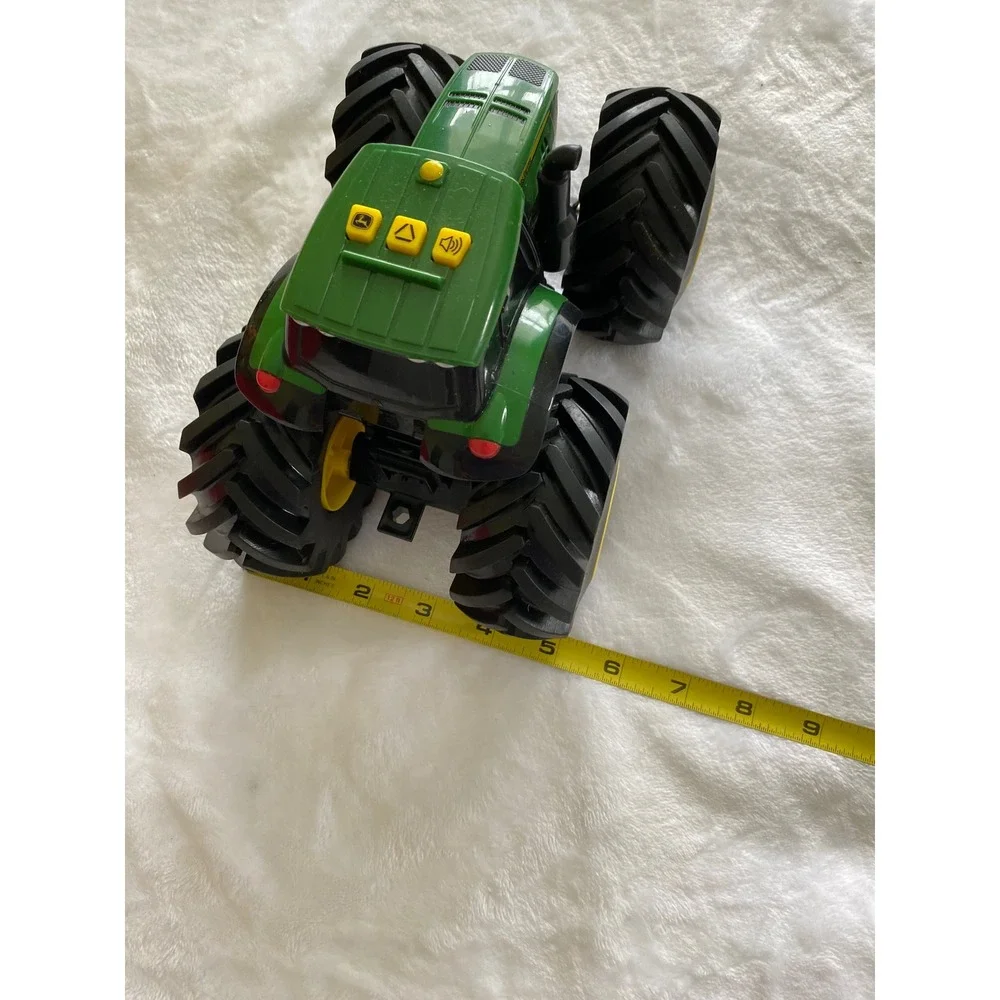 John Deere Monster Treads Lights & Sounds Tractor/Tested & Working TOMY toys